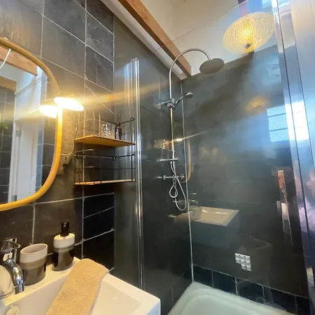 Kust 1 * 에크몬드안지